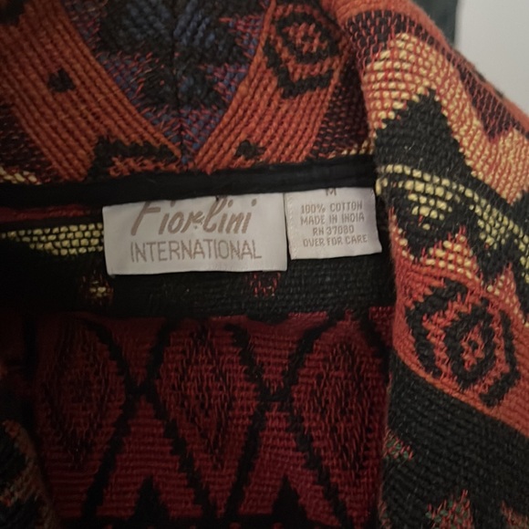 This beautiful short Jacket - Picture 3 of 7